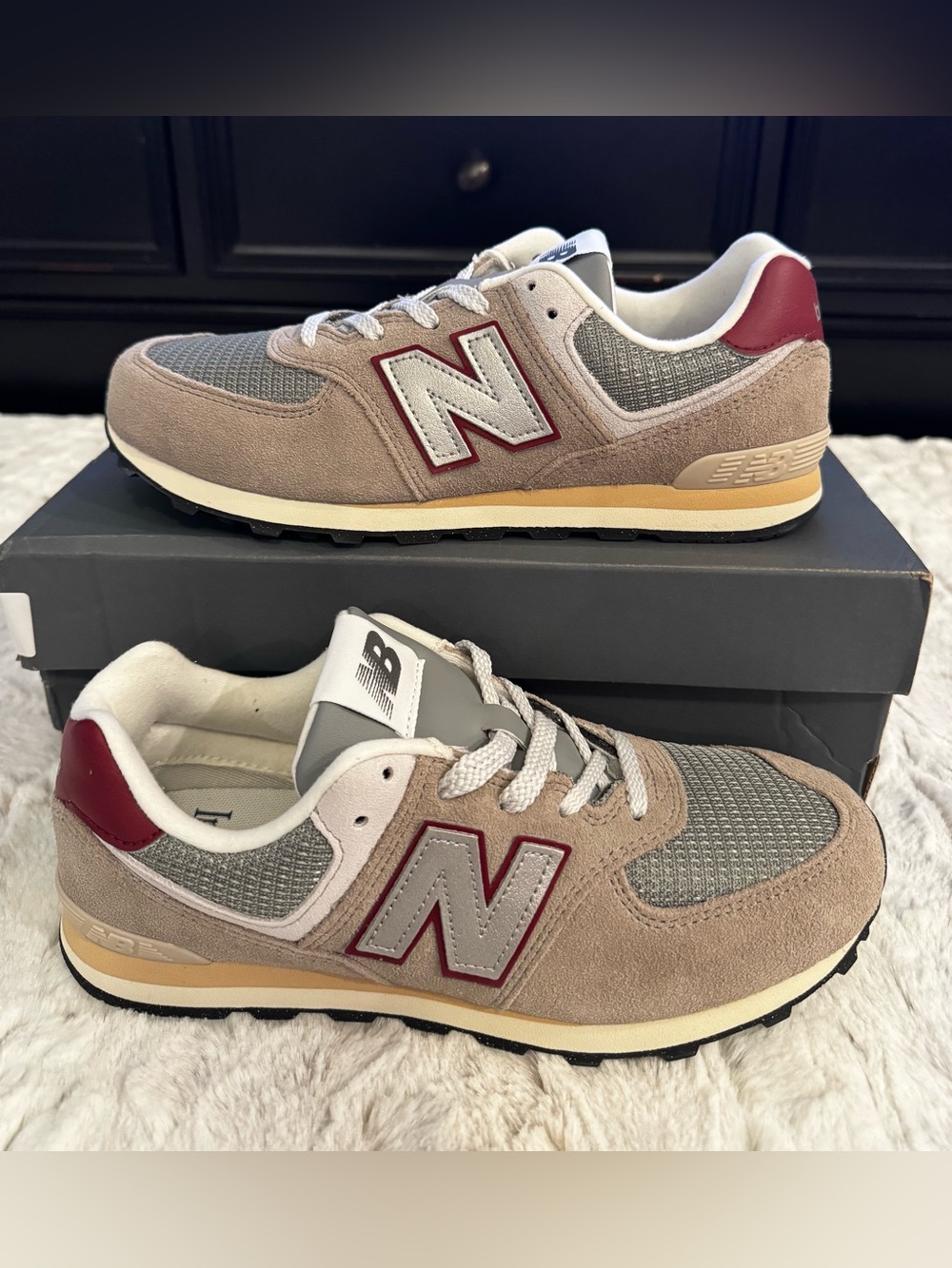 New Balance 574 'arid Stone Monarch Burgundy Athletic Shoes- kids 6.5= Woman’s 8